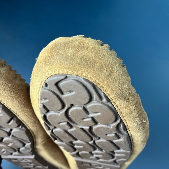 UGG Dakota cozy sherpa slipper - Picture 7 of 9